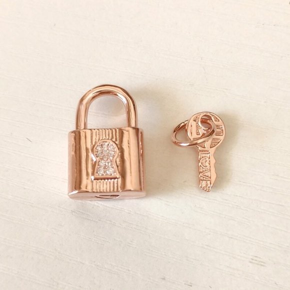 Pandora Rose Gold Padlock & Key Dangle Charm - Picture 1 of 4